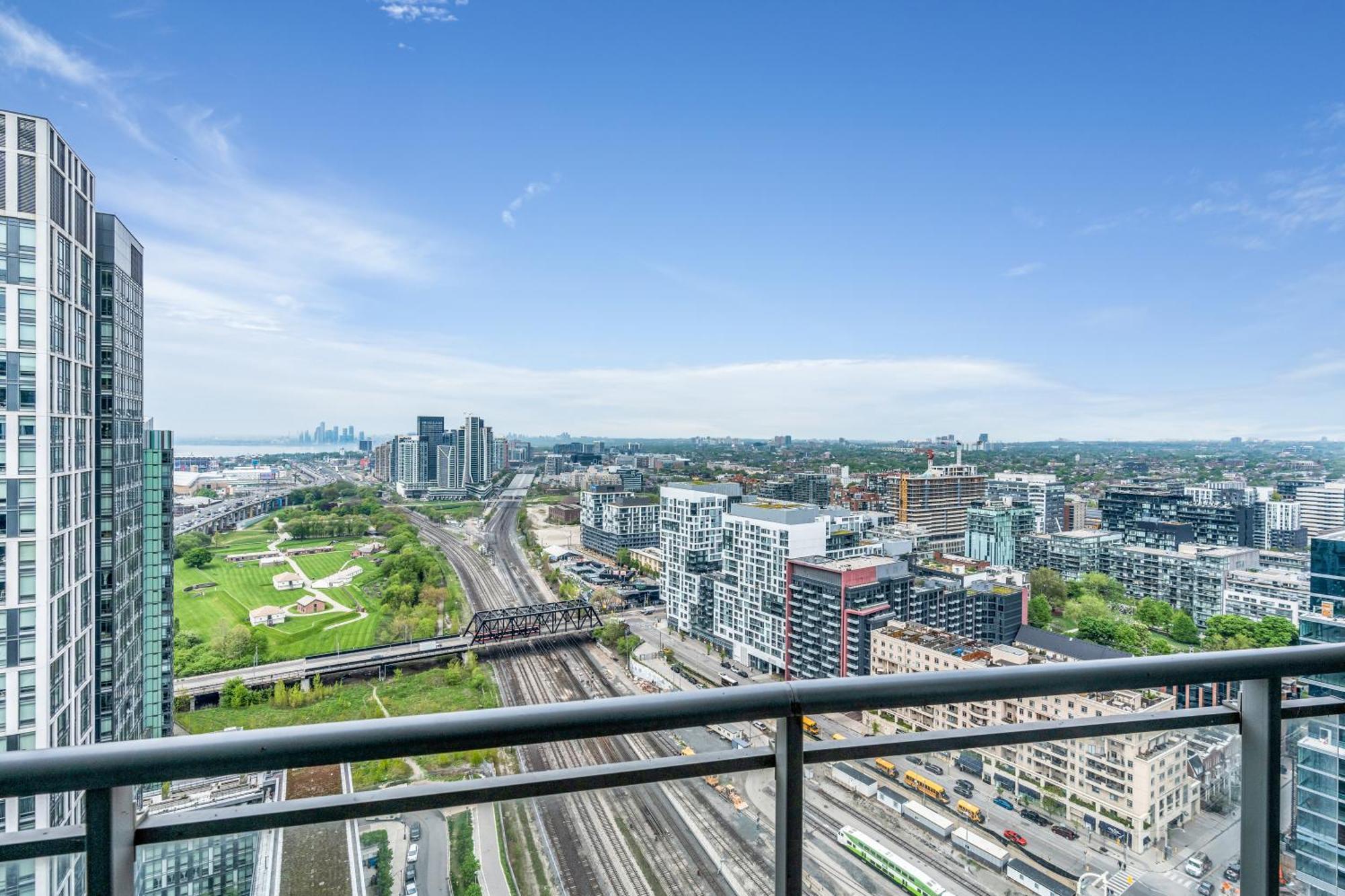 Prestige Downtown - Free Parking * Toronto