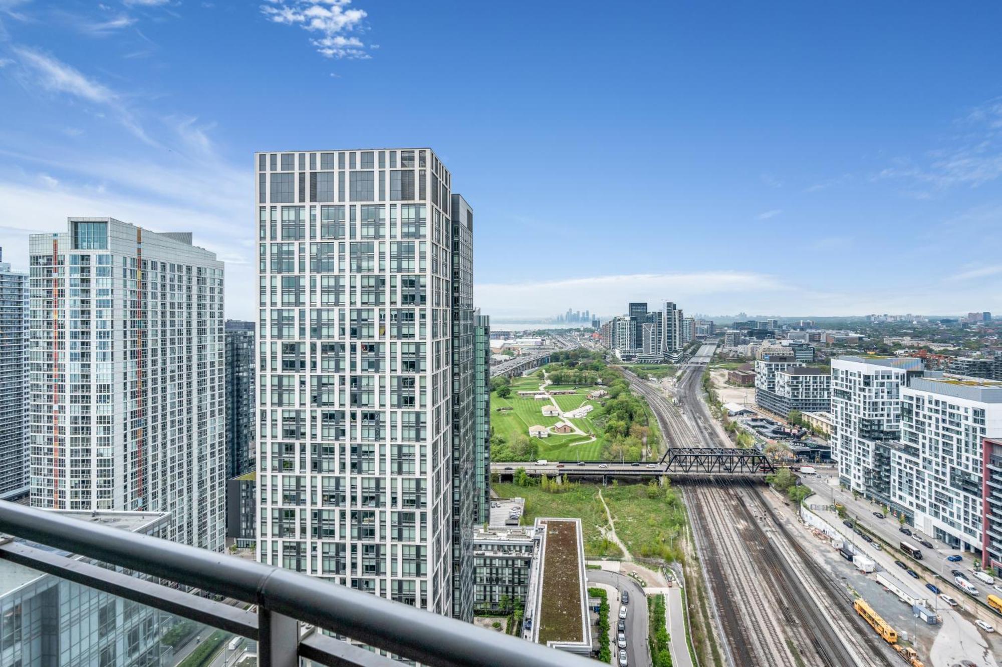 Prestige Downtown - Free Parking *